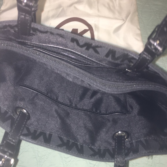 Black MK bag ONLY- great condition - Picture 3 of 4